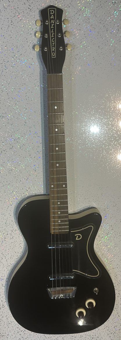 Danelectro 56 reissue electric guitar - Image 2