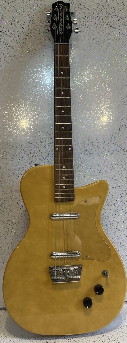 Danelectro '56 reissue electric guitar - Image 2