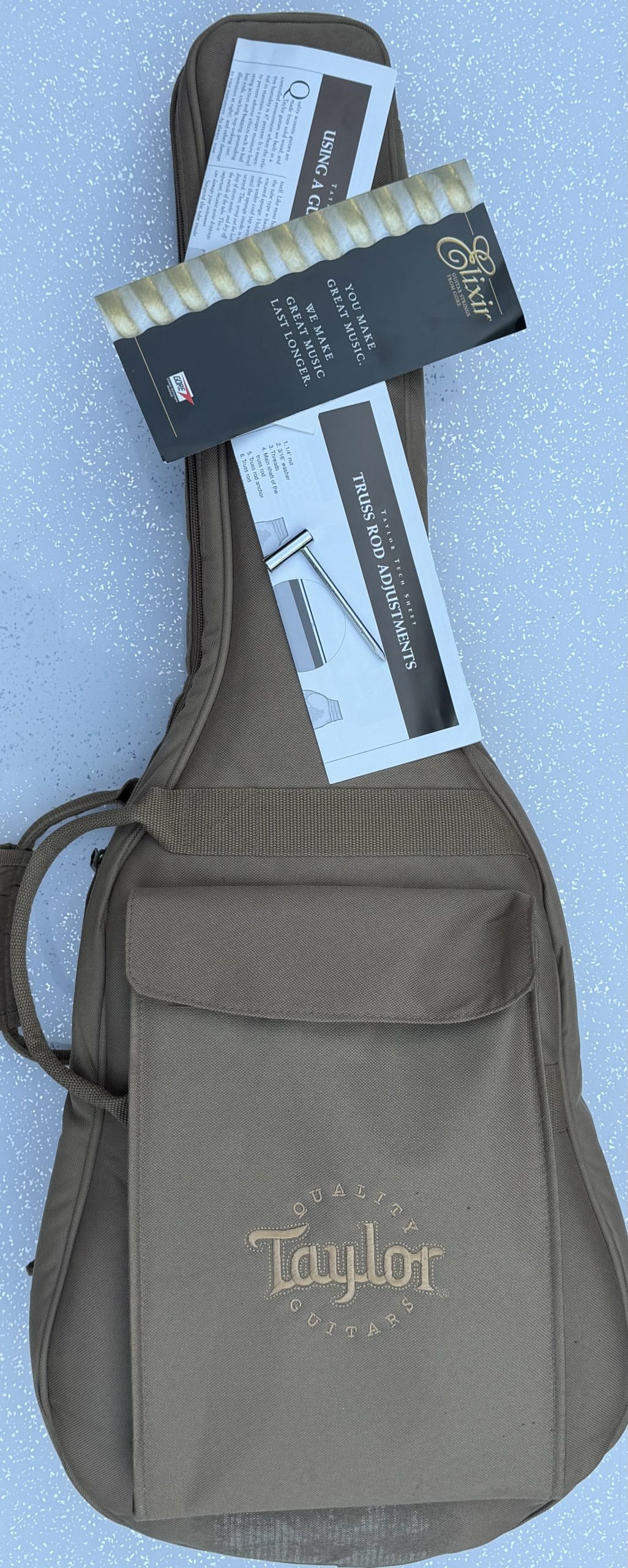 1999 Taylor 301-GB Baby left-handed acoustic guitar - Image 10