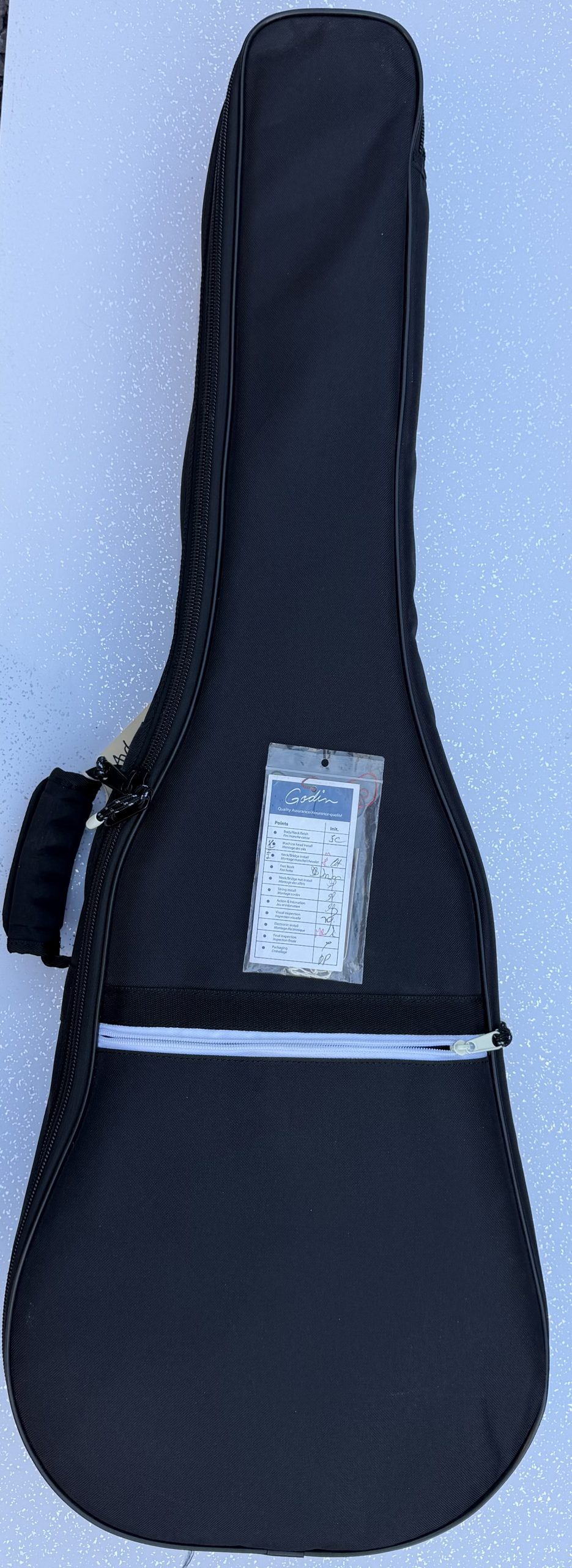 2021 Art & Lutherie Roadhouse Q-Discrete parlour size electro-acoustic guitar - Image 9