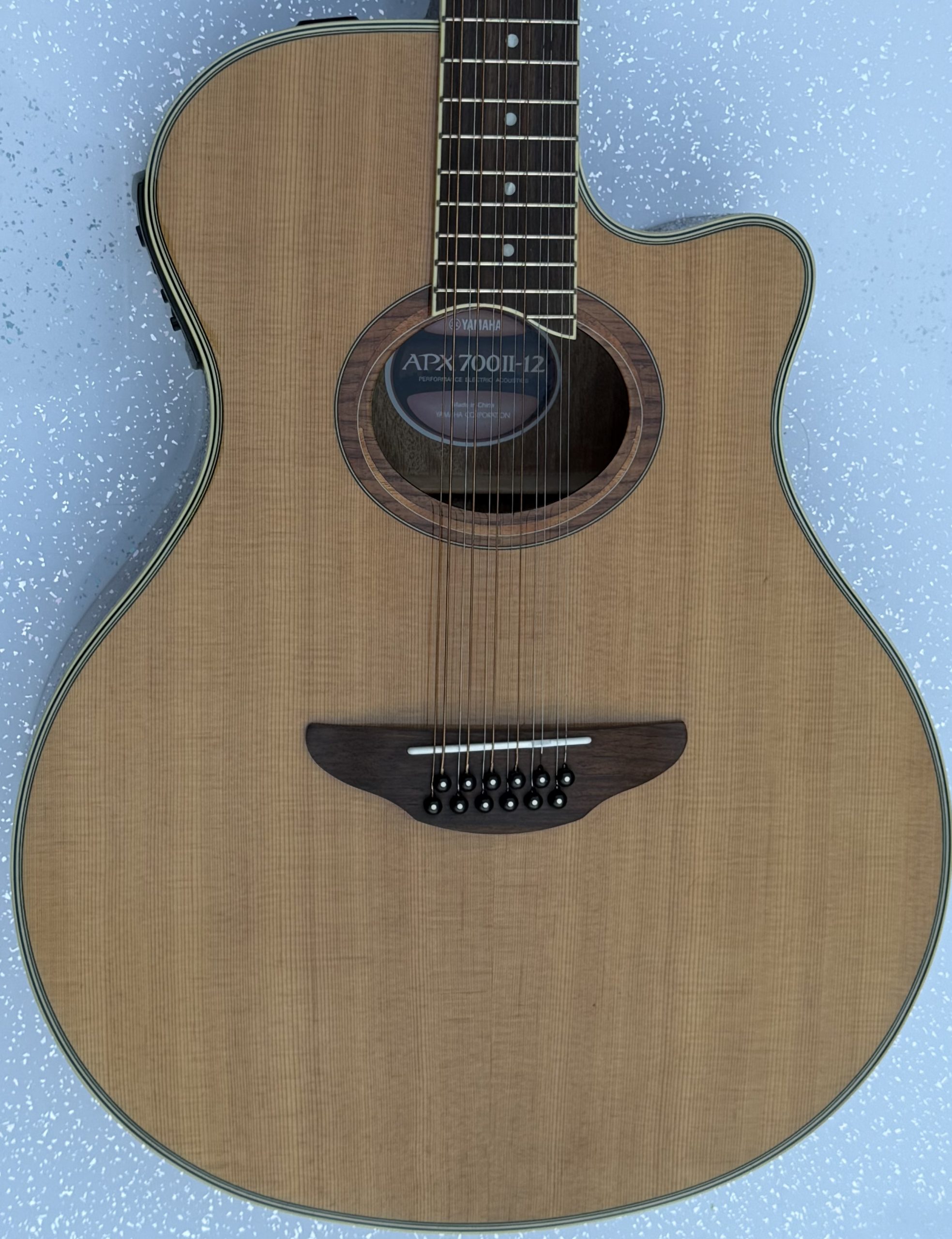 Yamaha APX body