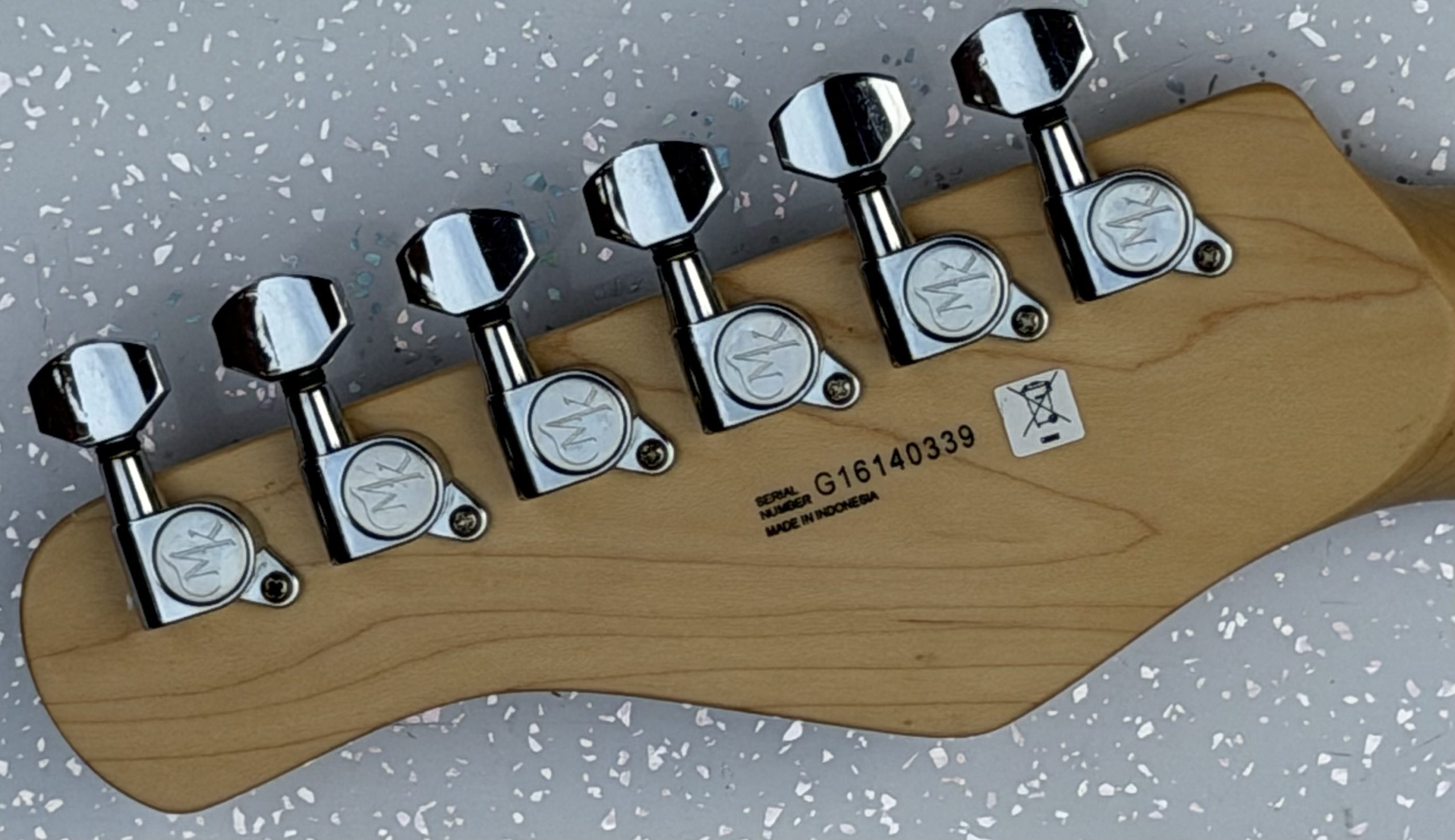 Michael Kelly 1955 Natural Figured Top solid-body electric guitar - Image 6