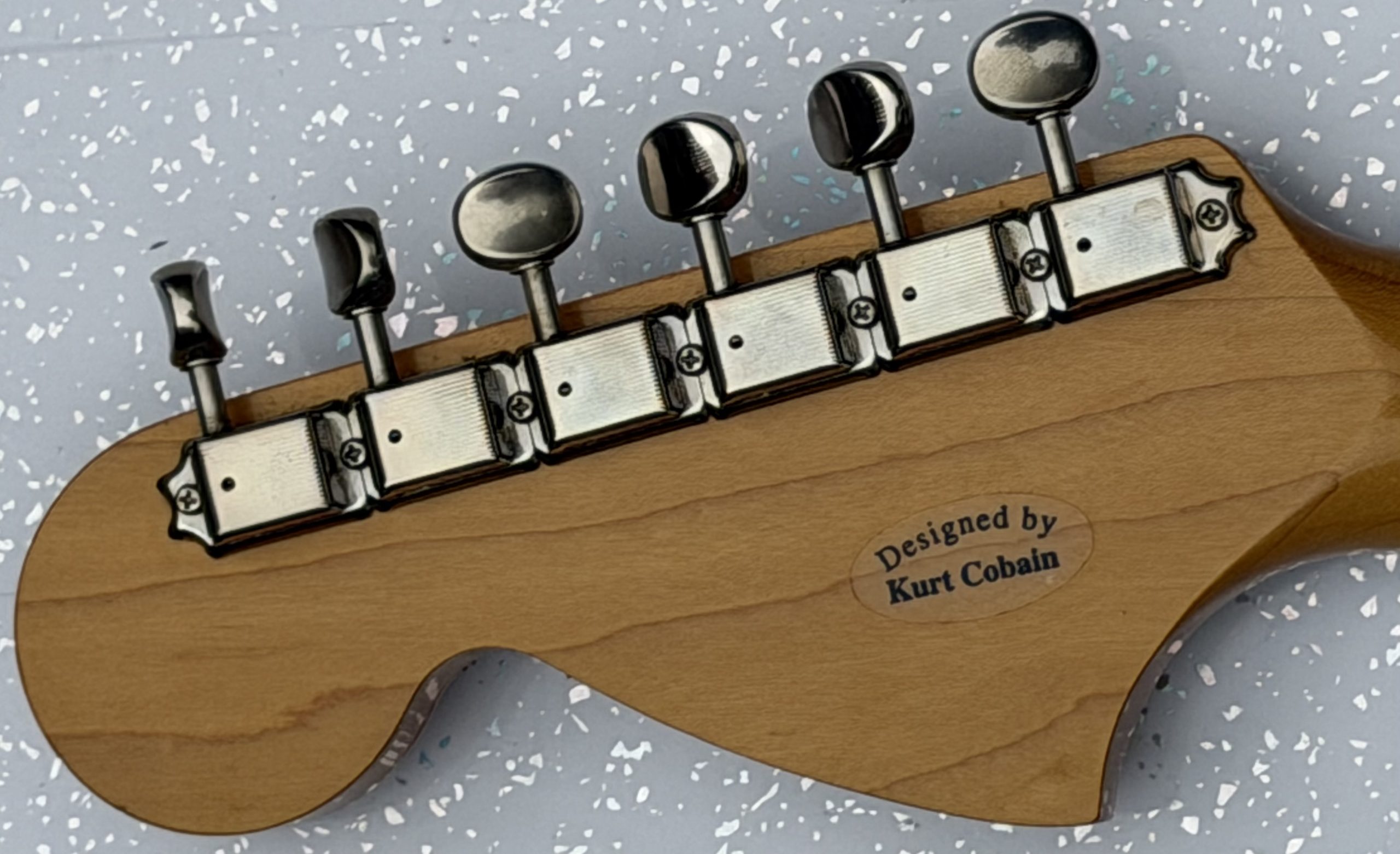 Fender Kurt Cobain Jagstang electric guitar, made in Japan - Image 7
