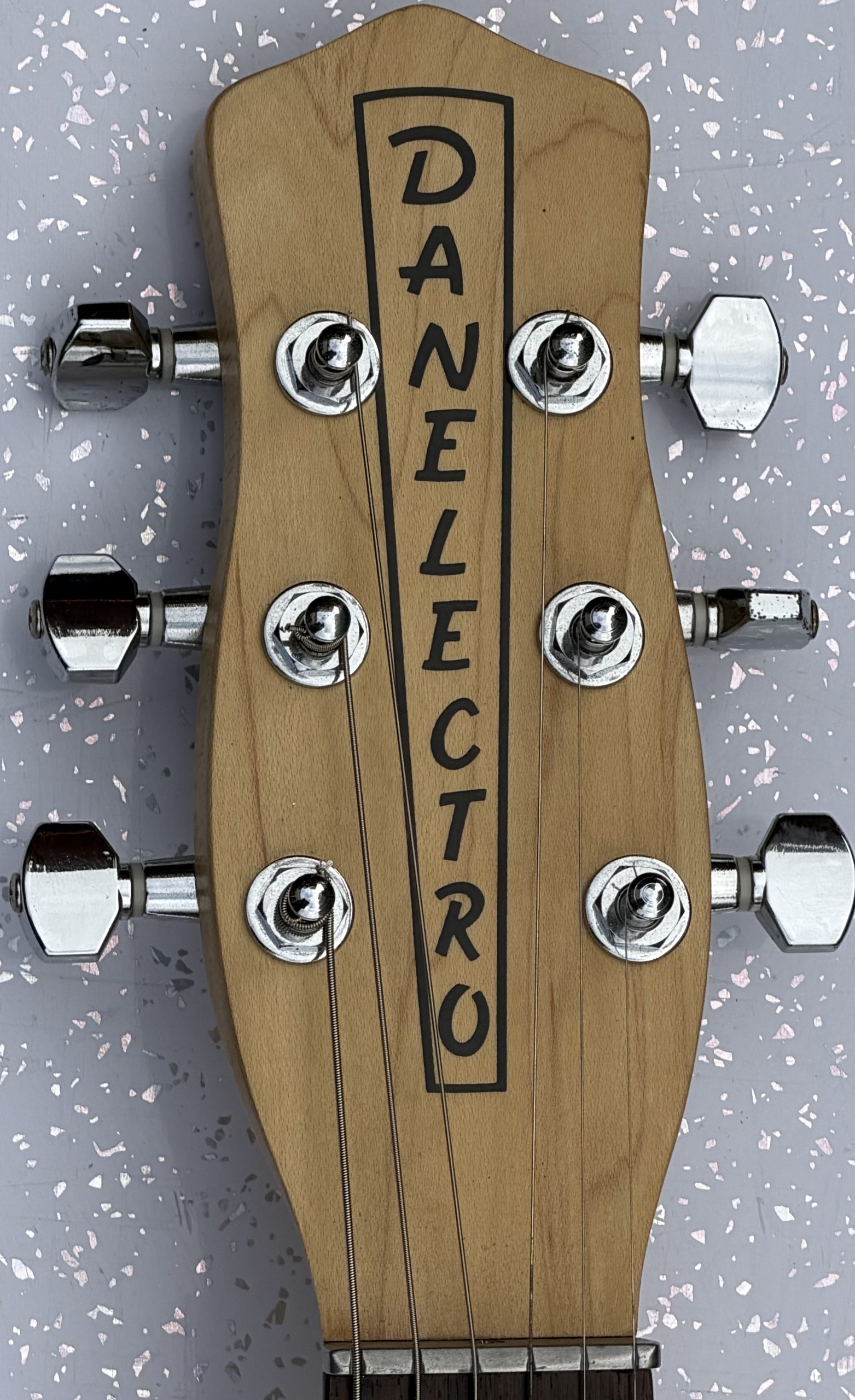 Danelectro Guitarlin Longhorn electric guitar - Image 5