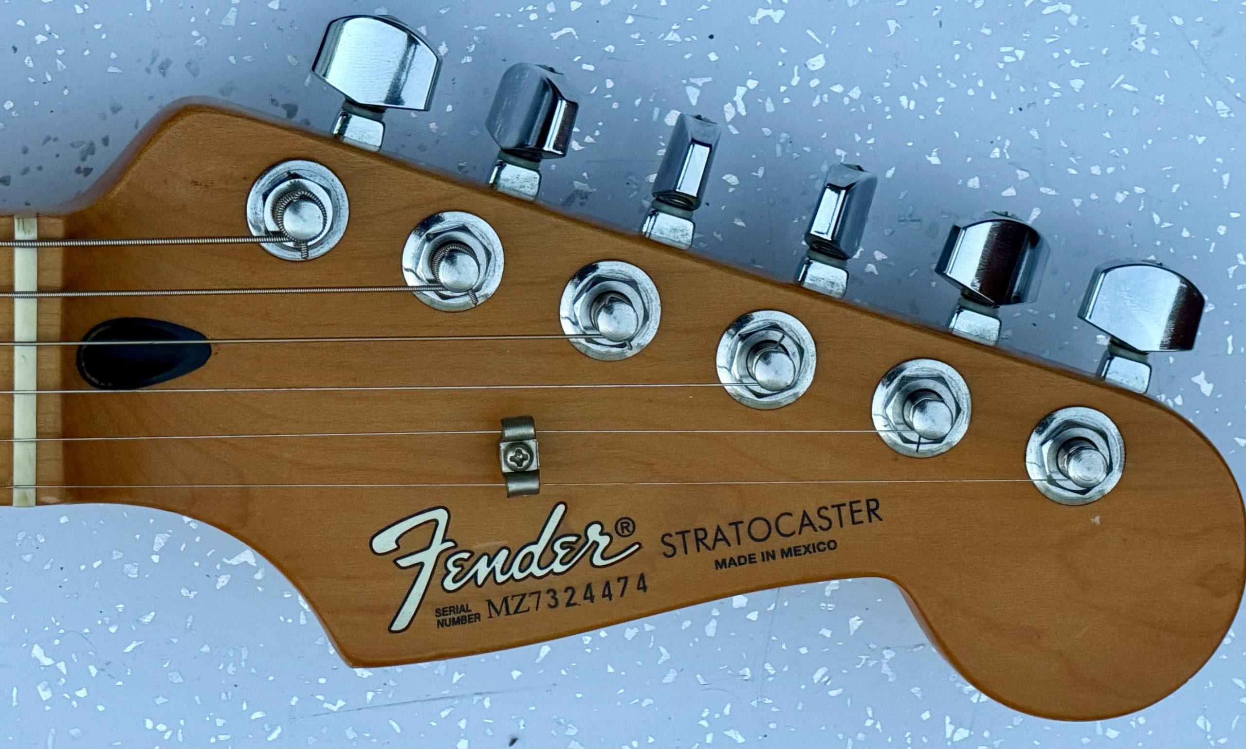 2008 Fender Roadhouse Deluxe Stratocaster guitar - Image 5