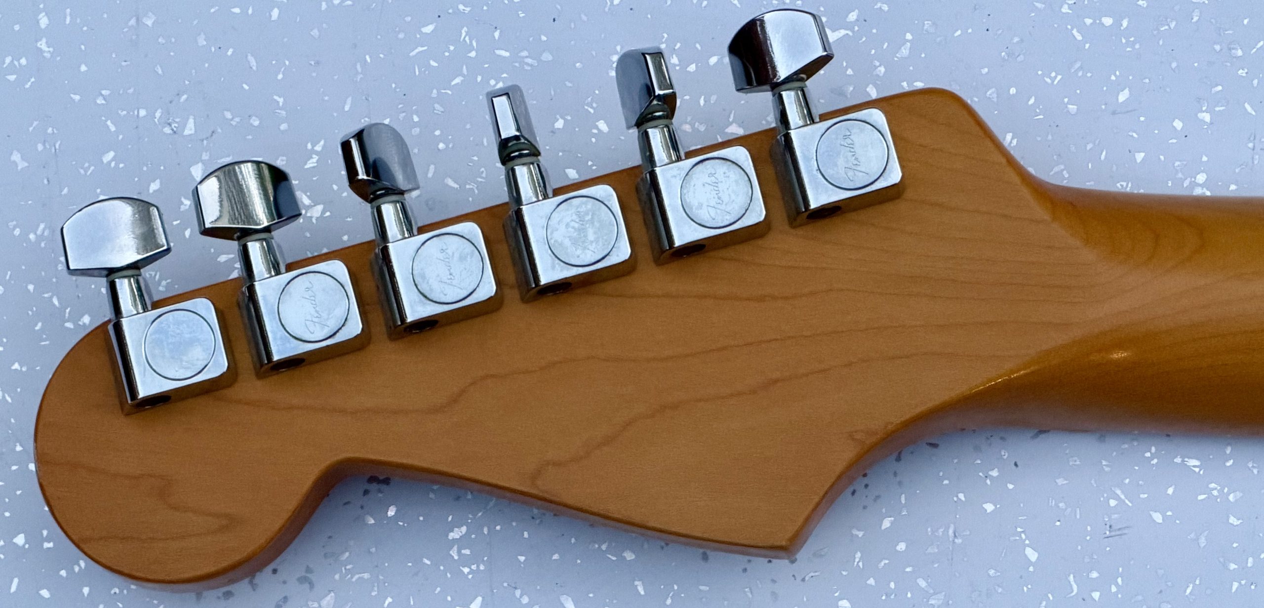 2008 Fender Roadhouse Deluxe Stratocaster guitar - Image 6