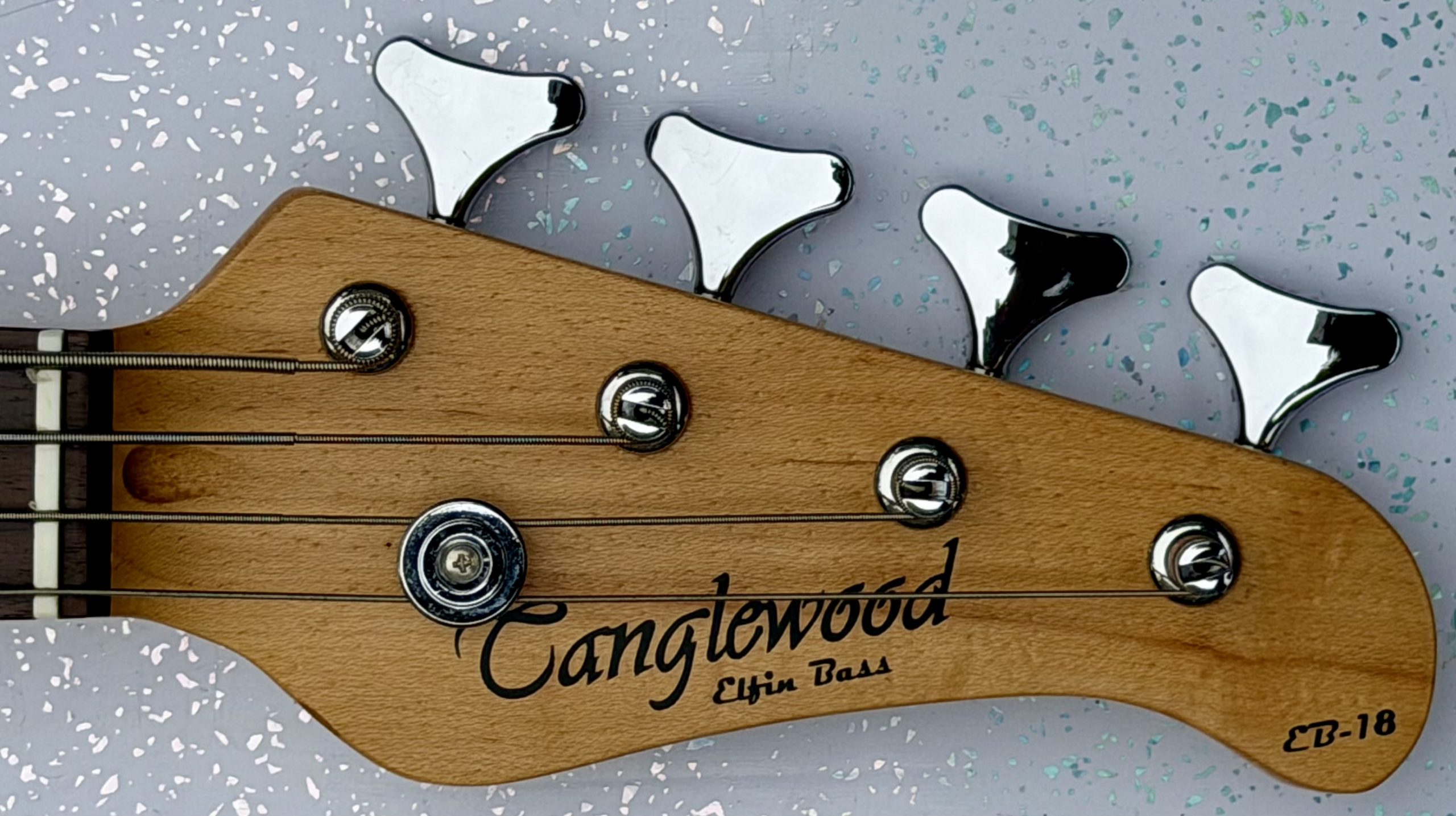 Tanglewood Elfin EB18 half-size, ultra-short-scale electric travel bass - Image 5